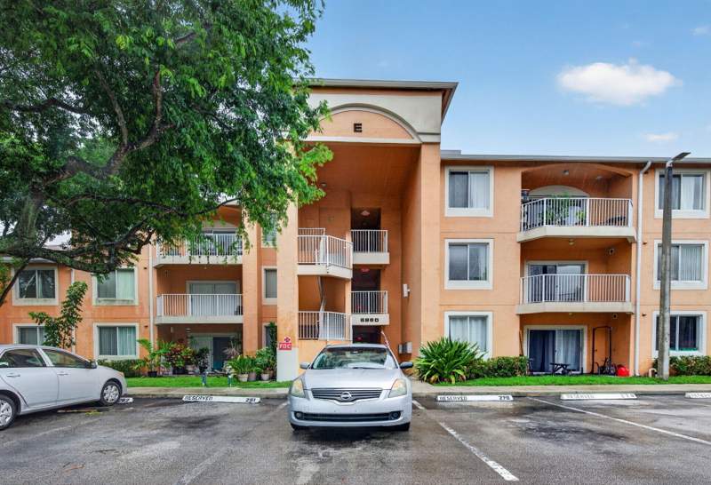 2 bedroom Condominium at 6960 SW 39th Street #207e, Courtyards at Davie, Davie — photo 2