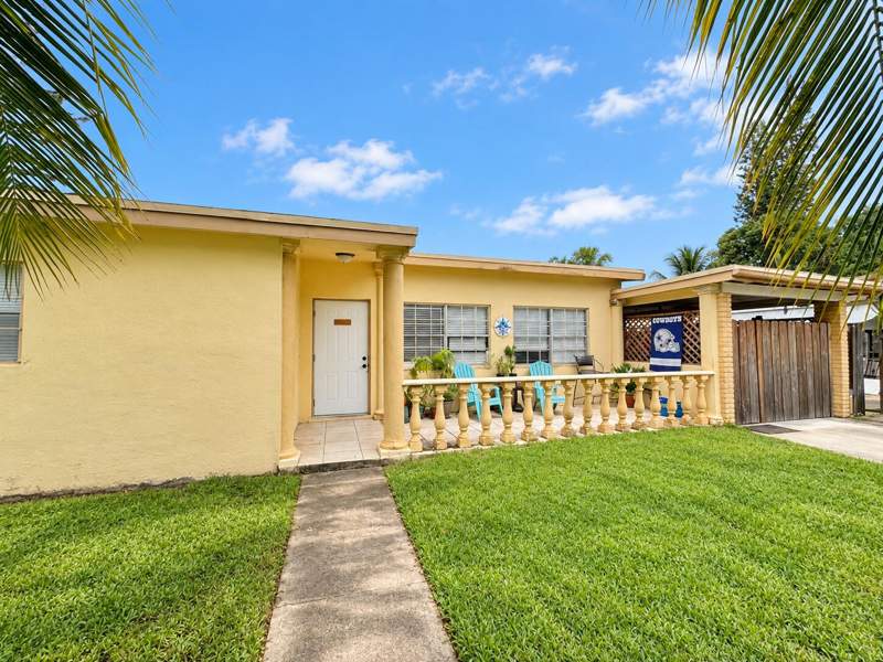 4 bedroom Single Family Residence at 2205 NE 4th Court, Boynton Ridge, Boynton Beach — photo 2