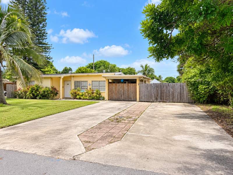 4 bedroom Single Family Residence at 2205 NE 4th Court, Boynton Ridge, Boynton Beach — photo 3