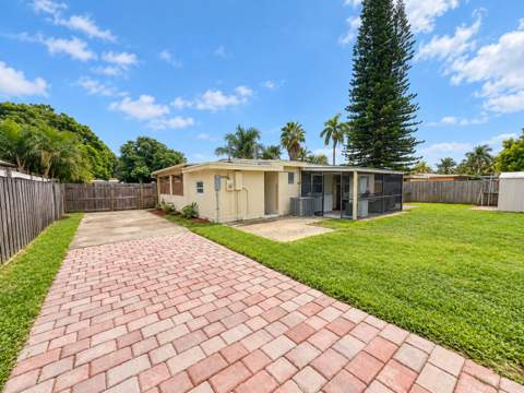 2205 NE 4th Court, Boynton Beach FL - photo 22 of 23