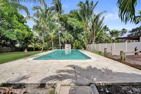460 SE 18th Avenue, Deerfield Beach FL - photo 16 of 46