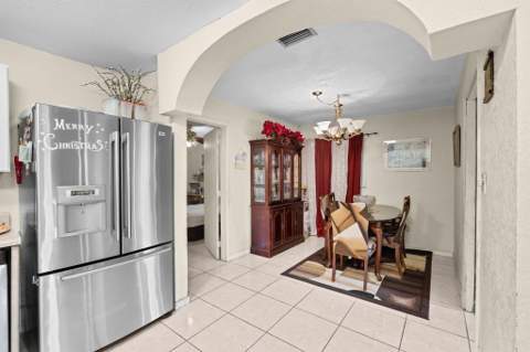 524 NW 9th Avenue, Boynton Beach FL - photo 7 of 41