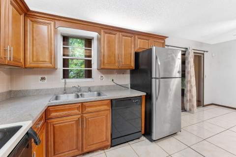 629 SW Ray Avenue, Port St. Lucie FL - photo 16 of 47
