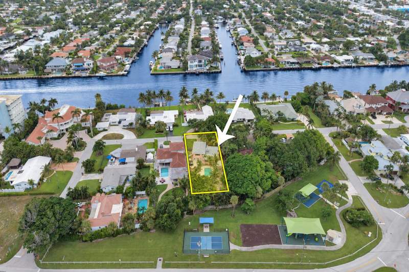 4 bedroom Single Family Residence at 460 SE 18th Avenue, Pirates Cove, Deerfield Beach — photo 3