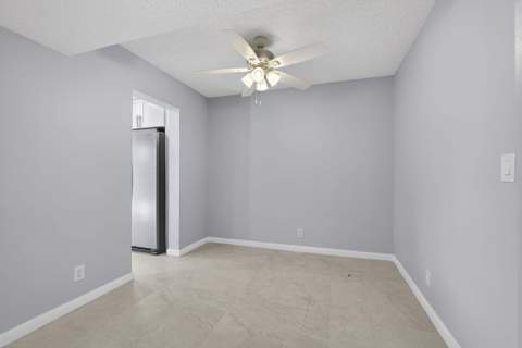 3590 Via Poinciana #202, Lake Worth FL - photo 24 of 65
