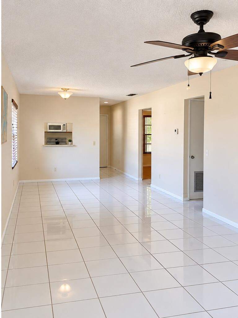 2 bedroom Condominium at 10 Lake Vista Trail #206, Vista St Lucie Buildings 9 Thru 20, Port St. Lucie — photo 5