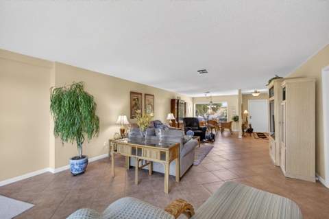 17 SE Turtle Creek Drive #D, Jupiter FL - photo 6 of 36