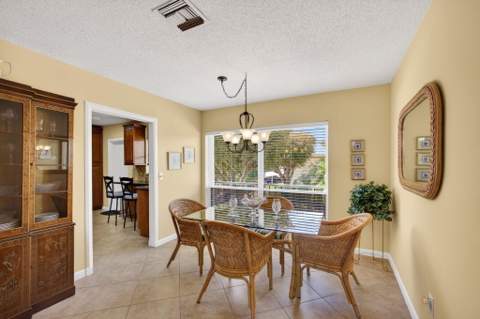 17 SE Turtle Creek Drive #D, Jupiter FL - photo 8 of 36