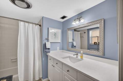 17 SE Turtle Creek Drive #D, Jupiter FL - photo 13 of 36