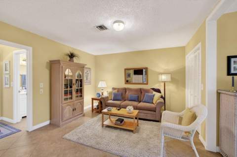 17 SE Turtle Creek Drive #D, Jupiter FL - photo 16 of 36
