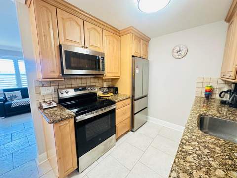 310 Grantham A, Deerfield Beach FL - photo 7 of 36
