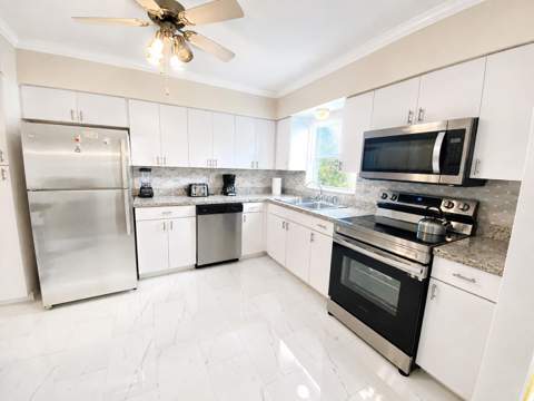 805 S 26th Avenue, Hollywood FL - photo 7 of 13