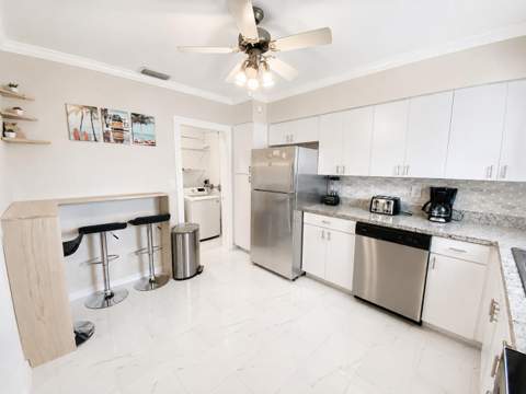 805 S 26th Avenue, Hollywood FL - photo 8 of 13