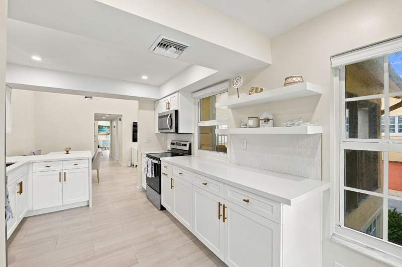 2 bedroom Condominium at 2121 S Ocean Boulevard #106, Cabana Bay Village Condo, Lauderdale-By-The-Sea — photo 3