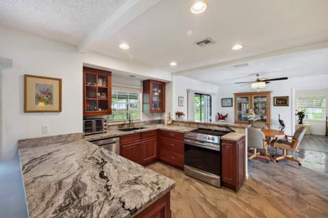 2156 SE Harlow Street, Port St. Lucie FL - photo 12 of 31