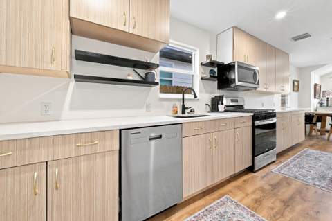 227 S E Street, Lake Worth Beach FL - photo 7 of 34