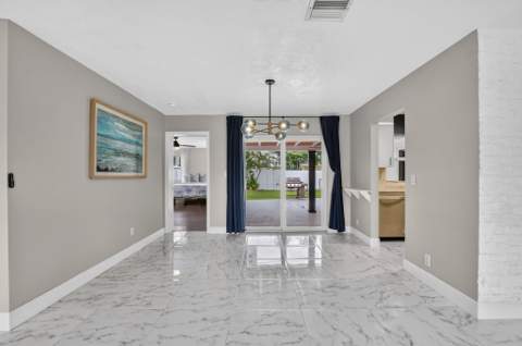 214 NE 25th Street, Boca Raton FL - photo 7 of 33