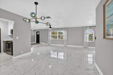 214 NE 25th Street, Boca Raton FL - photo 8 of 33