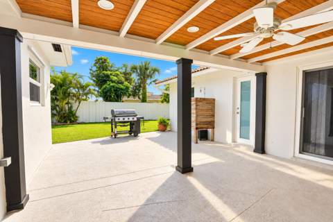 214 NE 25th Street, Boca Raton FL - photo 23 of 33