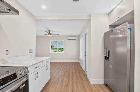 402 SE 1st Street, Boynton Beach FL - photo 9 of 32