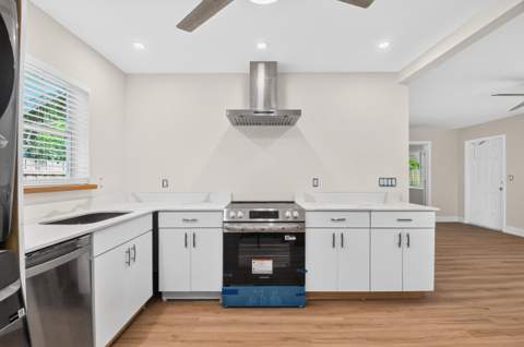 402 SE 1st Street, Boynton Beach FL - photo 7 of 32
