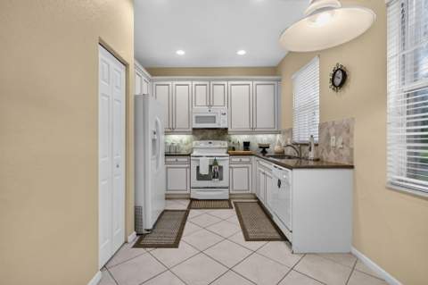7890 Jewelwood Drive, Boynton Beach FL - photo 14 of 56