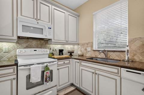 7890 Jewelwood Drive, Boynton Beach FL - photo 15 of 56
