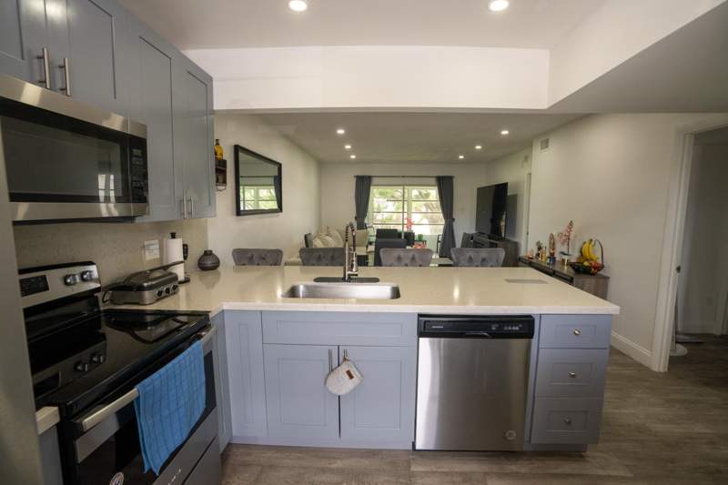 2 bedroom Condominium at 7605 NW 4th Place #206, Oriole Gardens 25 Condo, Margate — photo 2