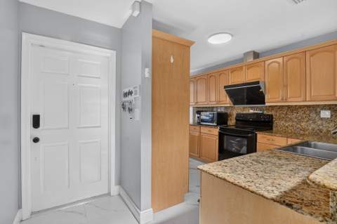 4460 NE 5th Avenue, Boca Raton FL - photo 6 of 52