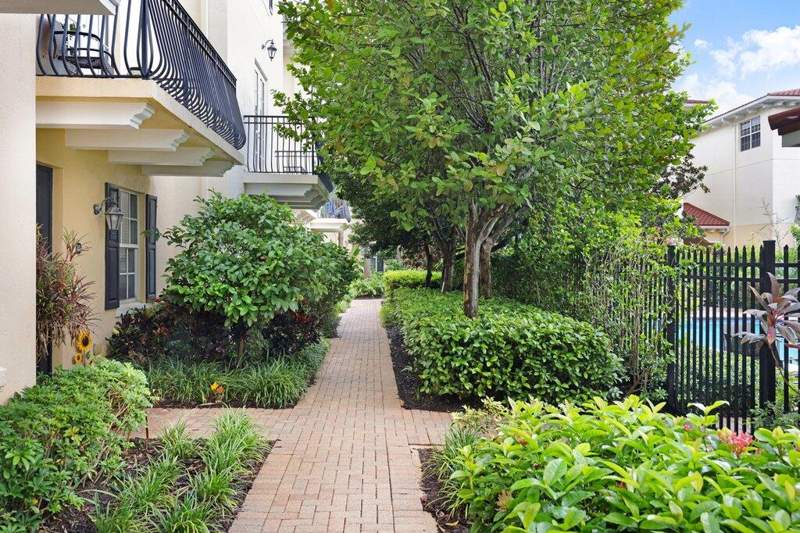 3 bedroom Townhouse at 2502 N Dixie Highway #39, Courtyards Of Lake Worth, Lake Worth Beach — photo 3