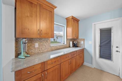2114 SW 13th Place, Boynton Beach FL - photo 15 of 44