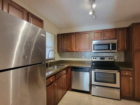 2539 NW 49 Terrace #703, Coconut Creek FL - photo 6 of 37