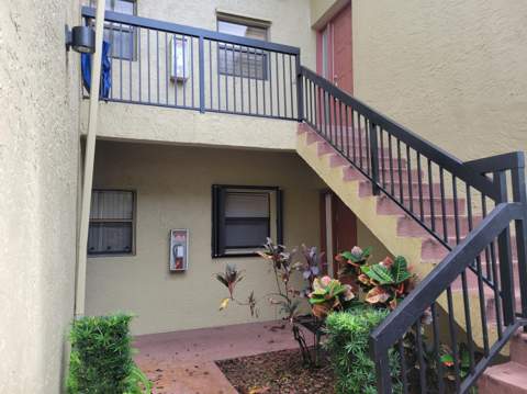 2539 NW 49 Terrace #703, Coconut Creek FL - photo 7 of 37