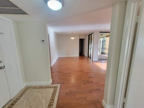 2539 NW 49 Terrace #703, Coconut Creek FL - photo 10 of 37