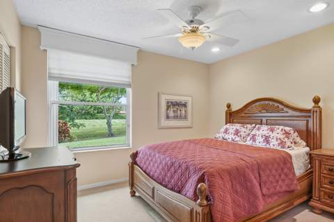 5379 Brookview Drive, Boynton Beach FL - photo 7 of 40