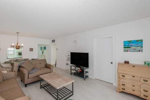 1501 S Ocean Boulevard #208, Lauderdale-By-The-Sea FL - photo 8 of 34