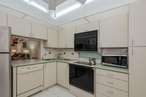 1501 S Ocean Boulevard #208, Lauderdale-By-The-Sea FL - photo 15 of 34