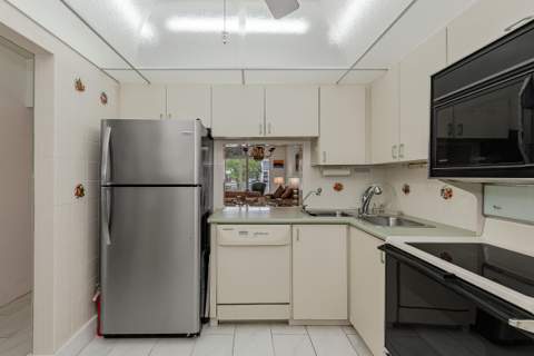 1501 S Ocean Boulevard #208, Lauderdale-By-The-Sea FL - photo 16 of 34