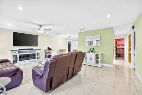 4911 NW 14th, Deerfield Beach FL - photo 6 of 25