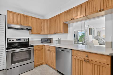 6461 NW 2nd Avenue #515, Boca Raton FL - photo 6 of 51