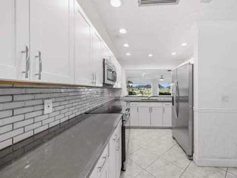1800 Embassy Drive #132, West Palm Beach FL - photo 8 of 31