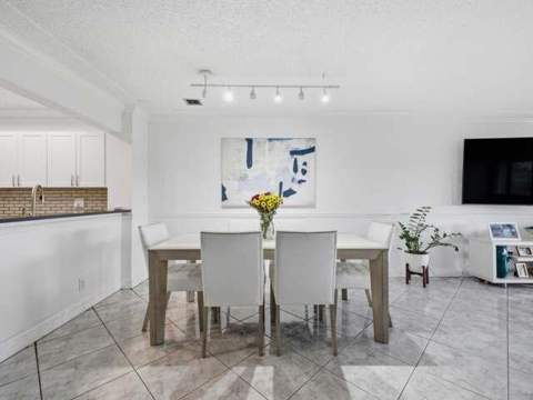 1800 Embassy Drive #132, West Palm Beach FL - photo 10 of 31