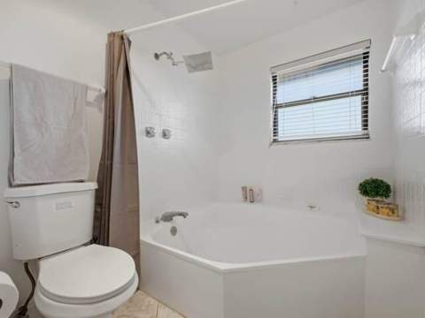1800 Embassy Drive #132, West Palm Beach FL - photo 23 of 31