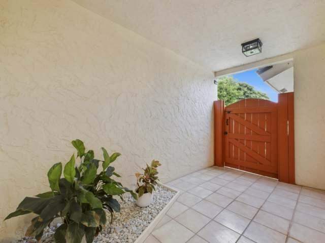 3 bedroom Townhouse at 1800 Embassy Drive #132, Vista Del Lago Condo, West Palm Beach — photo 4