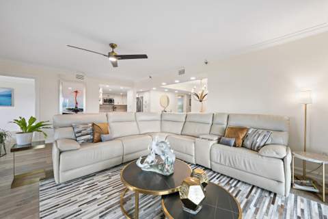 513 Oak Harbour Drive, Juno Beach FL - photo 10 of 39