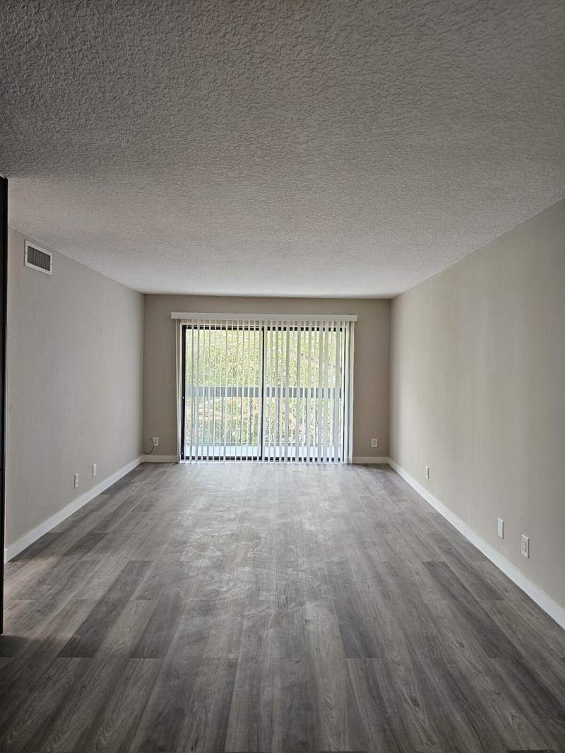 2 bedroom Condominium at 1850 N Congress Avenue #305, Presidential Golfview Condo, West Palm Beach — photo 2