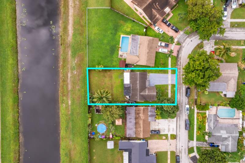 3 bedroom Single Family Residence at 3740 NW 113th Avenue, Sunrise Golf Vlg Sec 24, Sunrise — photo 3