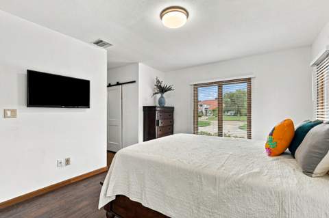2990 Conifer Drive, Fort Pierce FL - photo 10 of 28