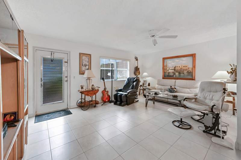 1 bedroom Condominium at 195 Waterford Crescent, Kings Point Waterford Condos, Delray Beach — photo 5