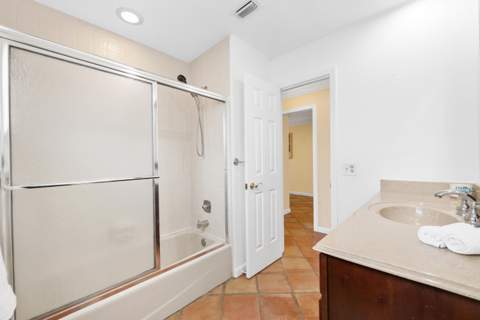 6760 Hollandaire Drive, Boca Raton FL - photo 24 of 34